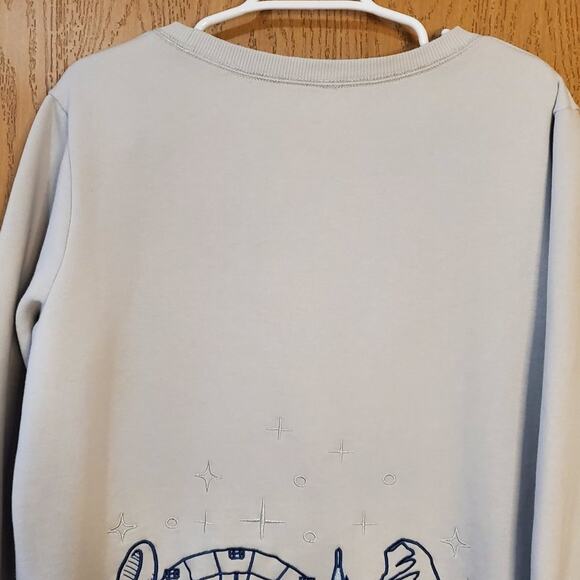Disneyland 2018 Gray Crewneck Sweater Exclusive - Picture 9 of 15